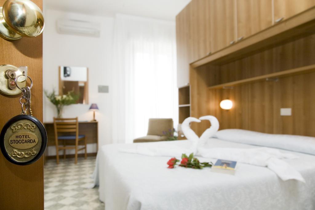 Hotel Stoccarda Каорле Экстерьер фото