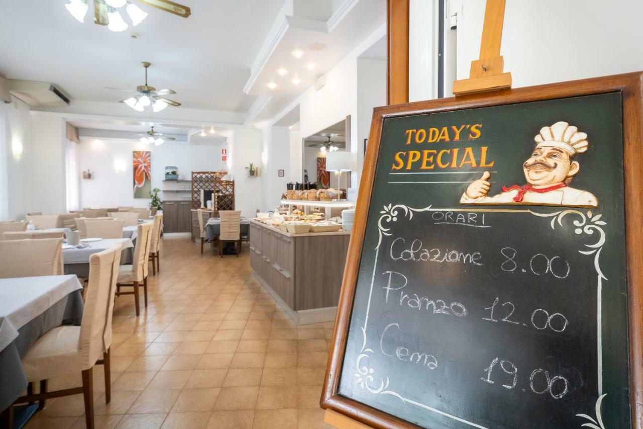 Hotel Stoccarda Каорле Экстерьер фото